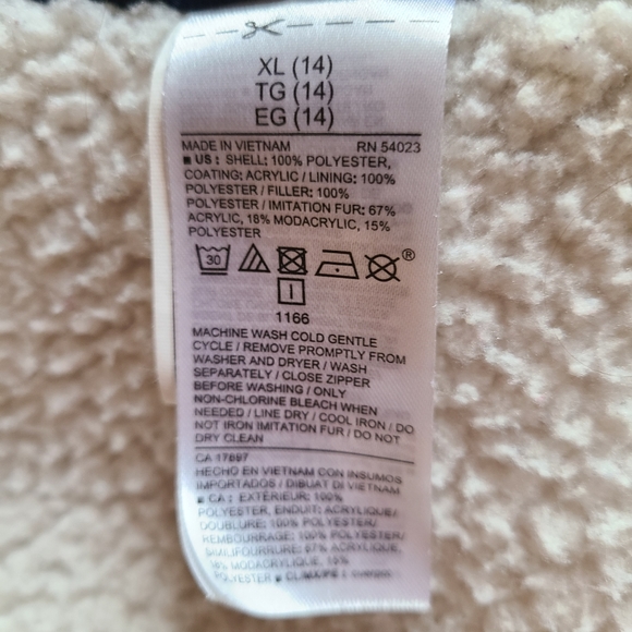 🐬OLD NAVY coat for kids - Picture 4 of 5